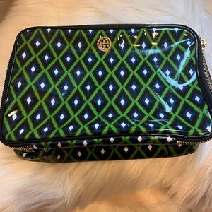 Tory Burch Glossy Green and Navy Geometric Cosmetic Case